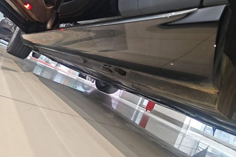 Used Mercedes-Benz E-Class 2021 Facelift E 300 L Stylish Edition Left Side Sill