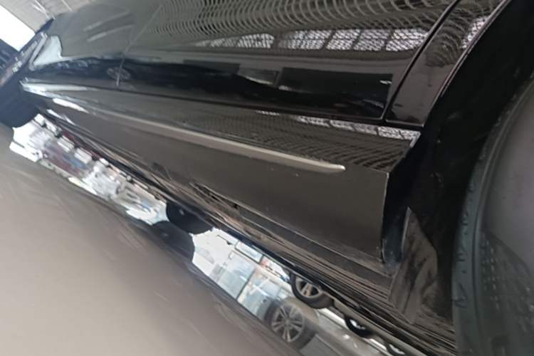 Used Mercedes-Benz E-Class 2021 Facelift E 260 L Sport Edition Left Side Sill