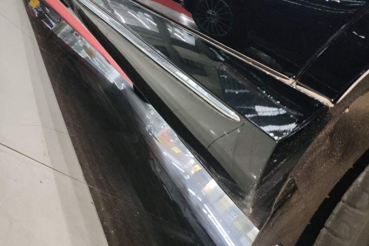 Used Mercedes-Benz E-Class 2021 Facelift E 260 L Sport Edition Left Side Sill