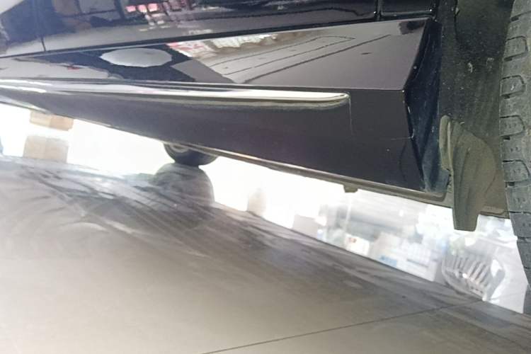 Used Mercedes-Benz E-Class 2021 Restyled E 300 L Sporty and Stylish Edition Left Side Sill