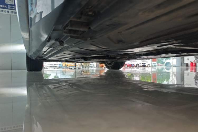 Used Mercedes-Benz E-Class 2021 E 300 L Sporty and Stylish Model Left Side Sill