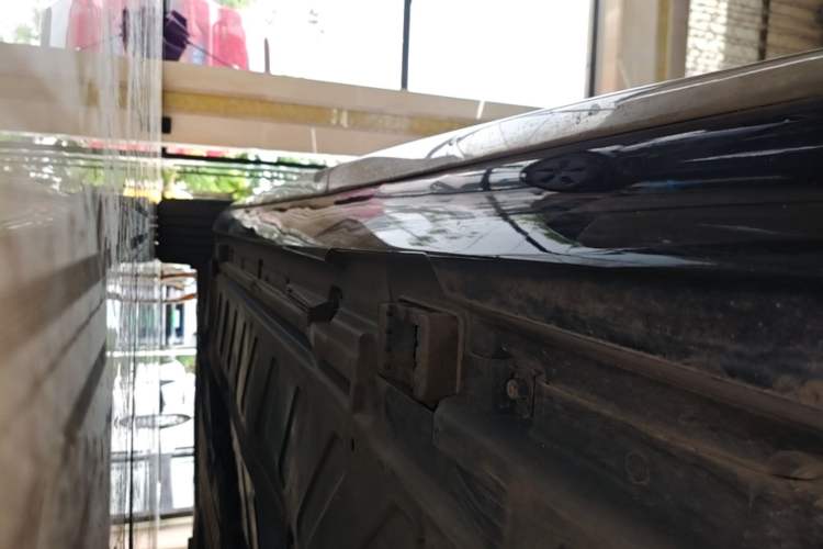Used Mercedes-Benz E-Class 2021 E 300 L Sporty and Stylish Model Left Side Sill