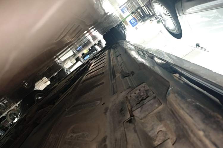 Used Mercedes-Benz E-Class 2021 E 300 L Sport Premium Edition Left Side Sill