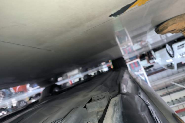 Used Mercedes-Benz E-Class 2021 E 300 L Sporty and Stylish Model Left Side Sill
