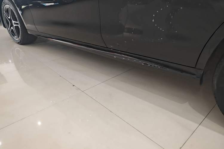 Used Mercedes-Benz E-Class 2021 Updated E 260 Fashion Sport Edition Left Side Sill