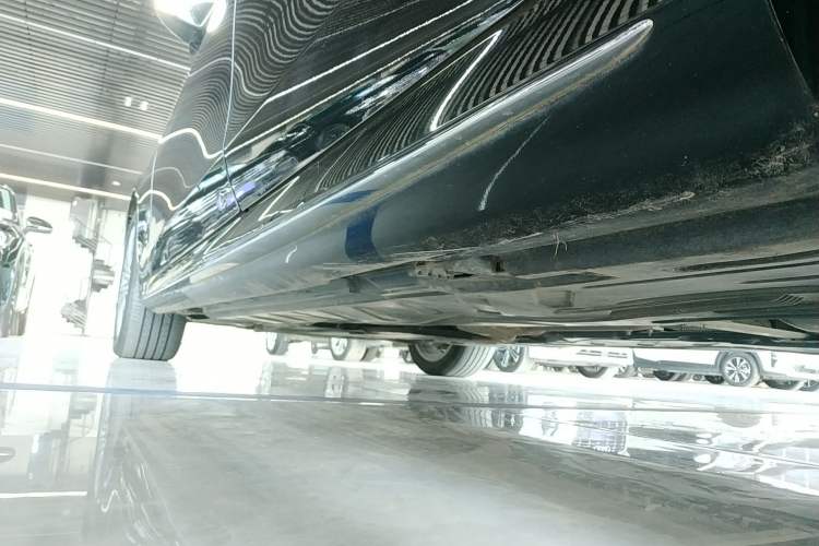 Used Mercedes-Benz E-Class 2021 E 260 L Sport Edition Left Side Sill