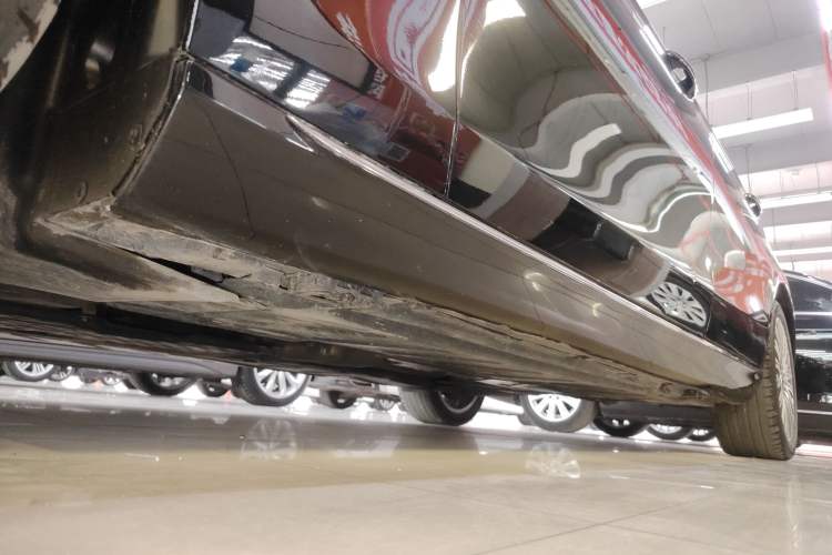 Used Mercedes-Benz E-Class 2021 E 300 L Stylish Model Left Side Sill