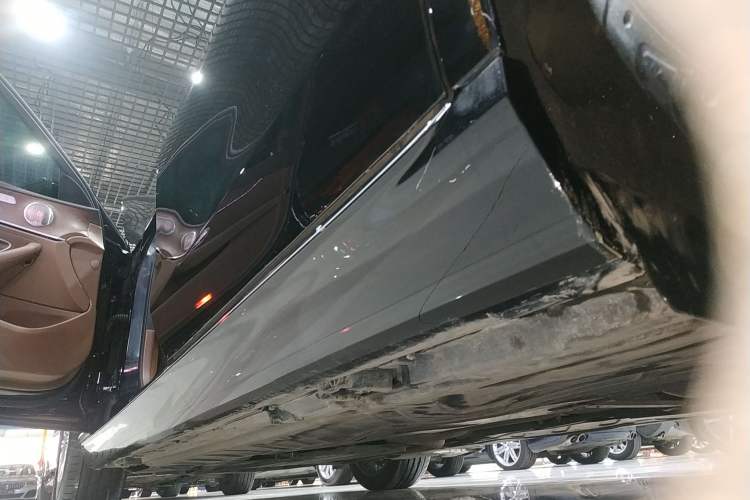 Used Mercedes-Benz E-Class 2021 Restyled E 300 L Luxury Edition Left Side Sill