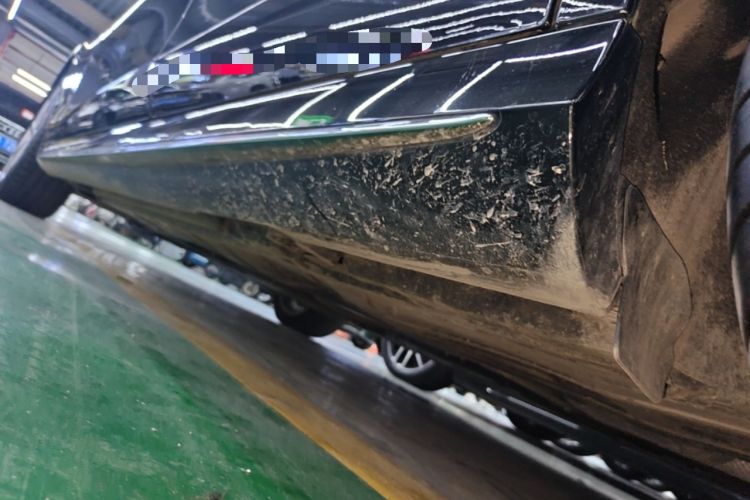Used Mercedes-Benz E-Class 2021 Restyled E 300 L Sporty and Stylish Edition Left Side Sill