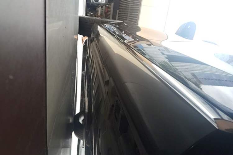 Used Mercedes-Benz E-Class 2021 Updated E 260 Fashion Sport Edition Left Side Sill