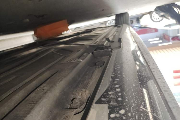 Used Mercedes-Benz E-Class 2021 Restyled E 300 L Sport Luxury Edition Left Side Sill