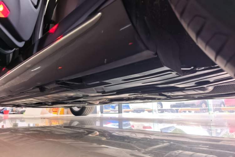Used Mercedes-Benz E-Class 2021 E 300 L Sporty and Stylish Model Left Side Sill