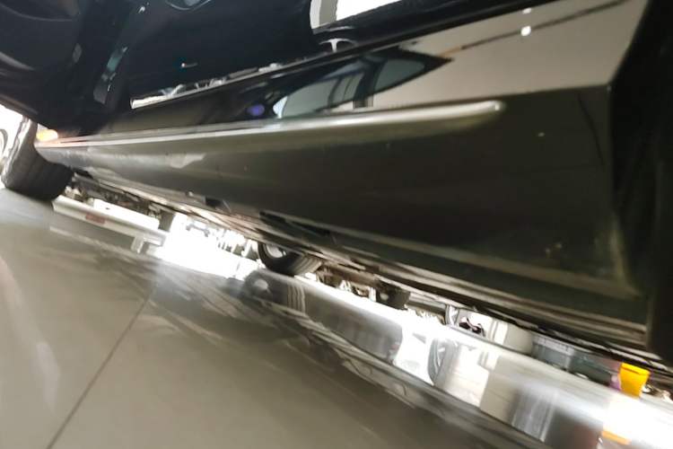 Used Mercedes-Benz E-Class 2021 Facelift E 260 L Sport Edition Left Side Sill