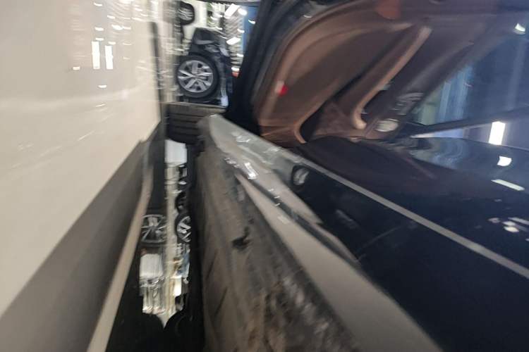 Used Mercedes-Benz E-Class 2021 Restyled E 300 L Luxury Edition Left Side Sill