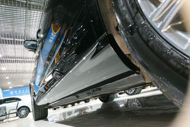 Used Mercedes-Benz E-Class 2021 E 300 L Stylish Model Left Side Sill