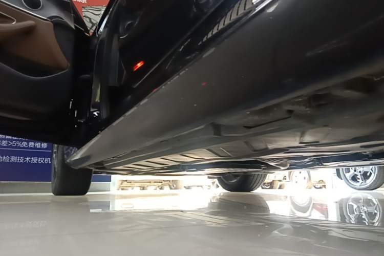 Used Mercedes-Benz E-Class 2021 Updated E 260 Fashion Sport Edition Left Side Sill