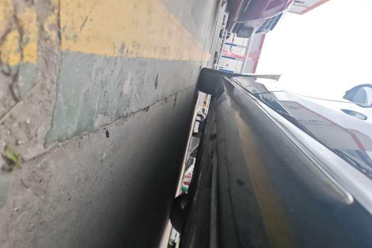 Used Mercedes-Benz E-Class 2021 Restyled E 300 L Sport Luxury Edition Left Side Sill