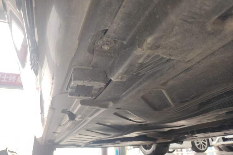 Used Mercedes-Benz E-Class 2021 E 300 L Luxury Model Left Side Sill