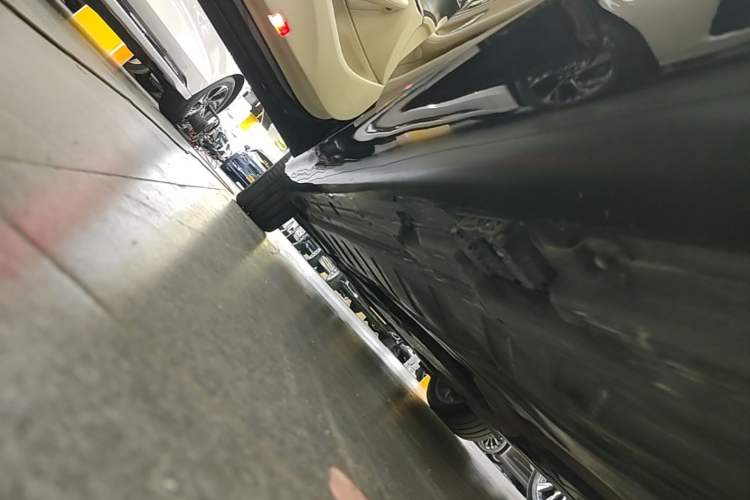 Used Mercedes-Benz E-Class 2021 E 300 L Stylish Model Left Side Sill
