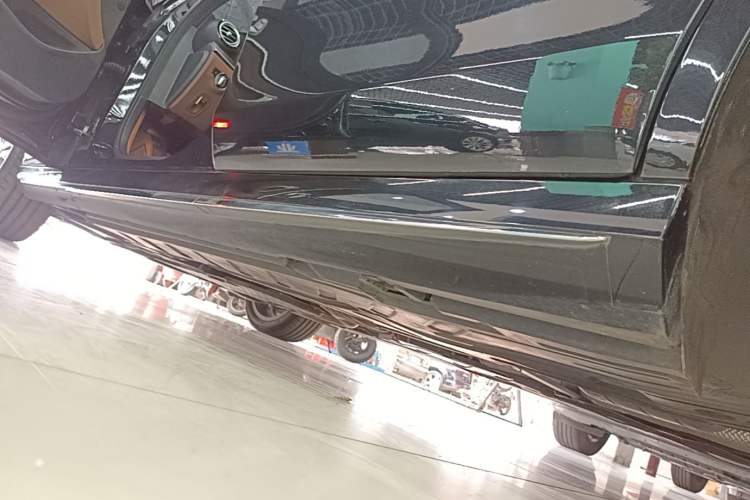 Used Mercedes-Benz E-Class 2021 E 260 L Sport Edition Left Side Sill