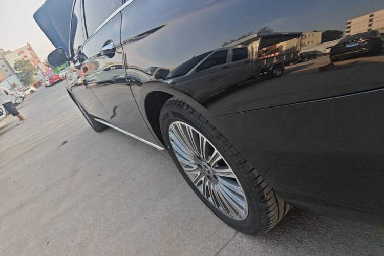 Used Mercedes-Benz E-Class 2021 Facelift E 300 L Stylish Edition Left Side Sill
