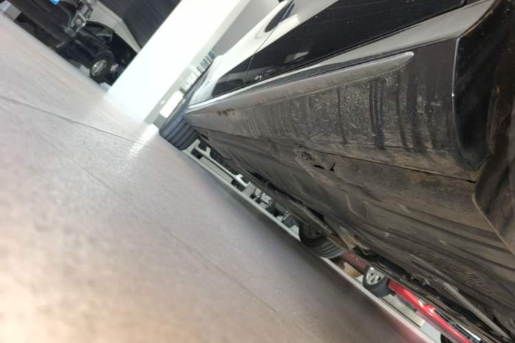 Used Mercedes-Benz E-Class 2021 Restyled E 300 L Sporty and Stylish Edition Left Side Sill