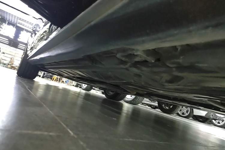 Used Mercedes-Benz E-Class 2021 E 300 L Sporty and Stylish Model Left Side Sill