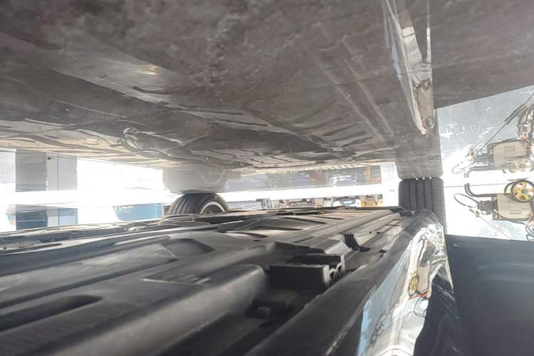 Used Mercedes-Benz E-Class 2021 E 300 L Luxury Model Left Side Sill