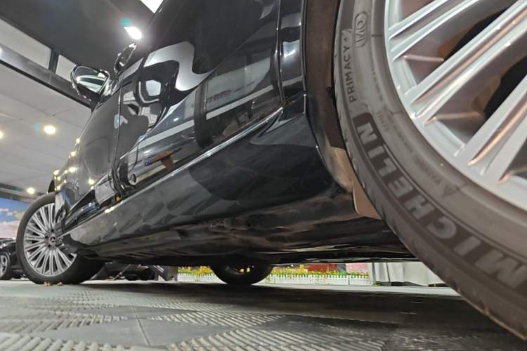 Used Mercedes-Benz E-Class 2021 Restyled E 300 L Luxury Edition Left Side Sill