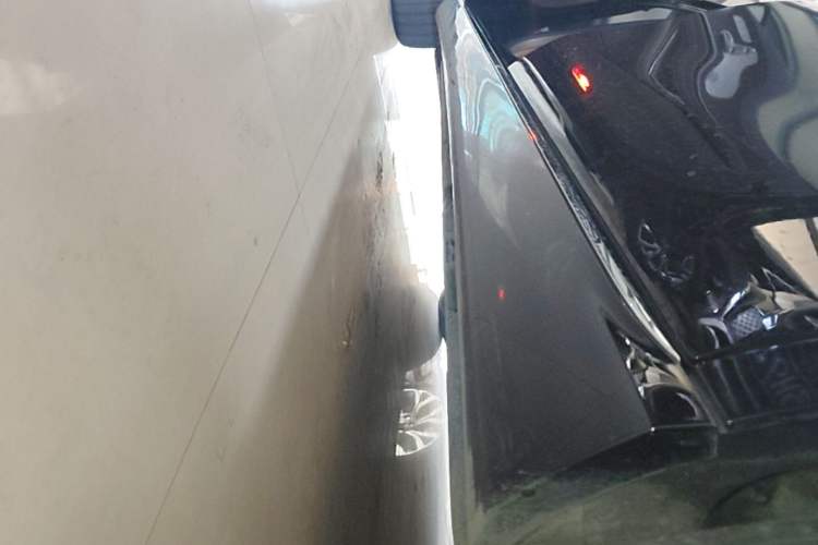 Used Mercedes-Benz E-Class 2021 Facelift E 300 L Stylish Edition Left Side Sill