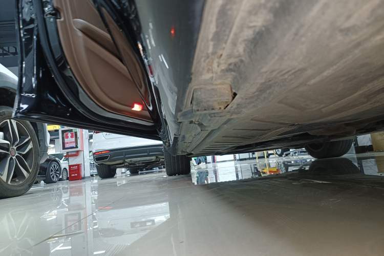 Used Mercedes-Benz E-Class 2021 E 300 L Stylish Model Left Side Sill