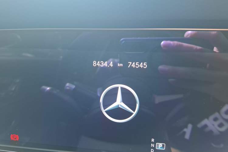 Used Mercedes-Benz E-Class 2021 Restyled E 300 L Sport Luxury Edition Odometer Close Up