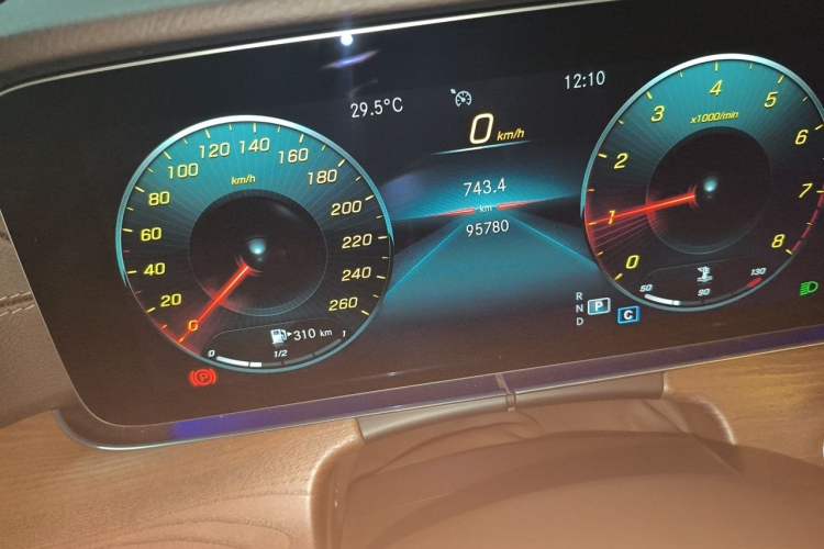 Used Mercedes-Benz E-Class 2021 Restyled E 300 L Luxury Edition Odometer Close Up
