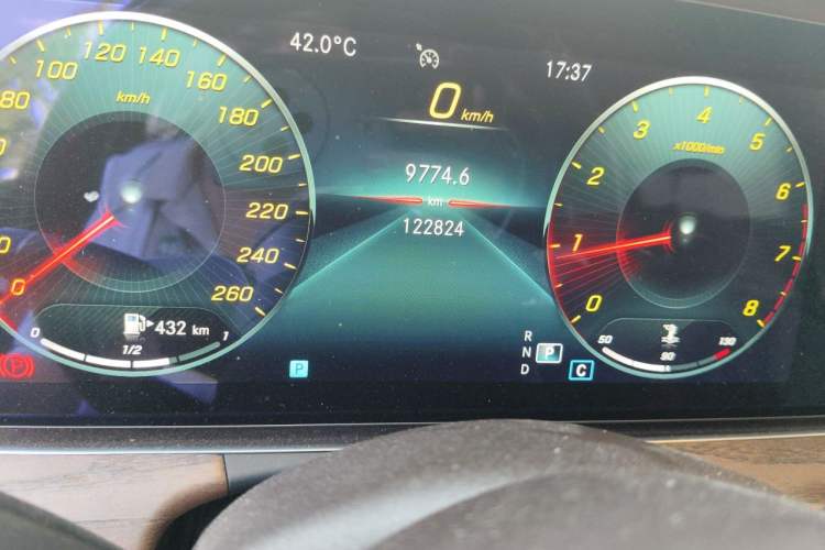 Used Mercedes-Benz E-Class 2021 E 300 L Stylish Model Odometer Close Up