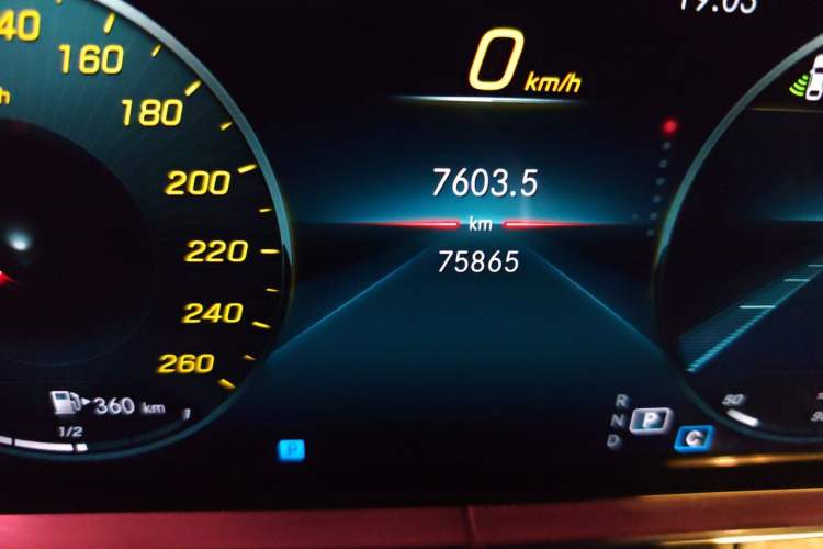 Used Mercedes-Benz E-Class 2021 E 300 L Sport Premium Edition Odometer Close Up