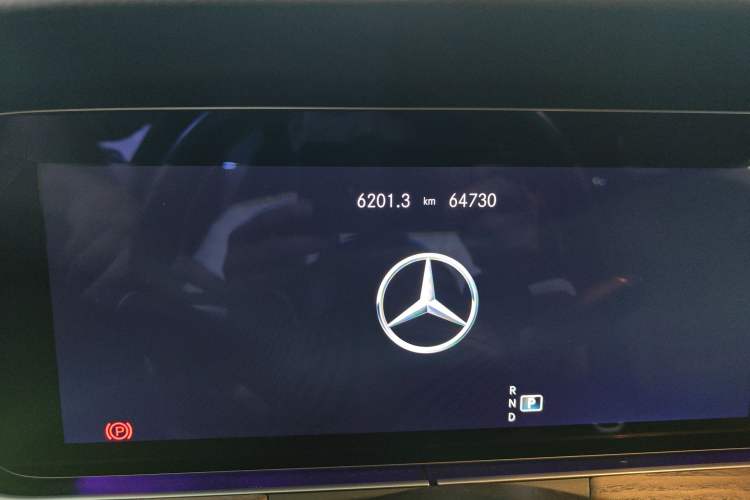 Used Mercedes-Benz E-Class 2021 Facelift E 300 L Stylish Edition Odometer Close Up
