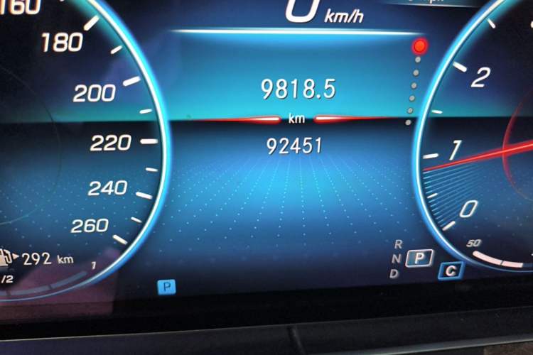 Used Mercedes-Benz E-Class 2021 Facelift E 260 L Odometer Close Up