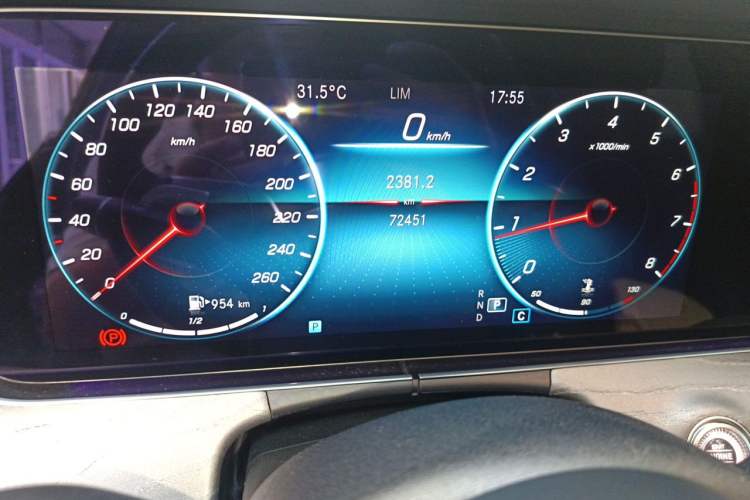 Used Mercedes-Benz E-Class 2021 Facelift E 300 L Stylish Edition Odometer Close Up