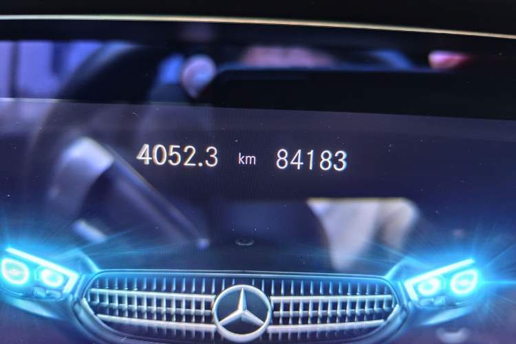Used Mercedes-Benz E-Class 2021 E 260 L Sport Edition Odometer Close Up