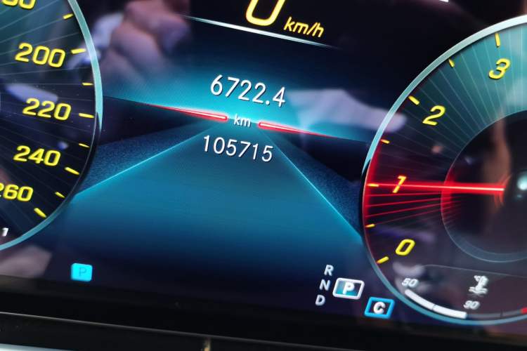 Used Mercedes-Benz E-Class 2021 Facelift E 300 L Stylish Edition Odometer Close Up