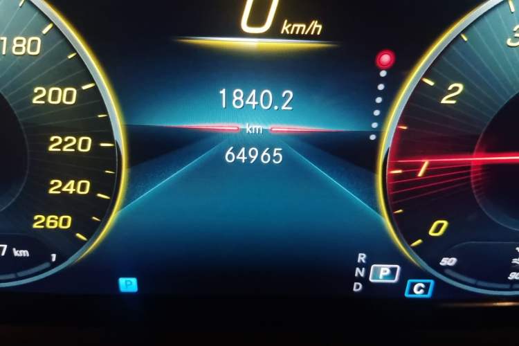 Used Mercedes-Benz E-Class 2021 Restyled E 300 L Sporty and Stylish Edition Odometer Close Up