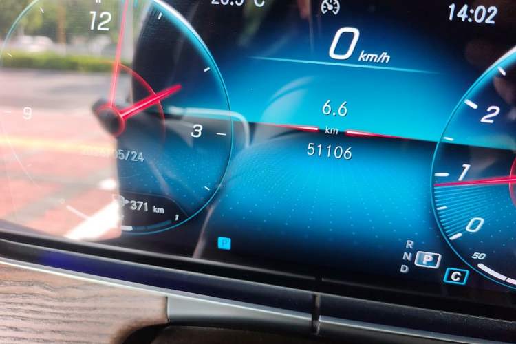Used Mercedes-Benz E-Class 2021 Facelift E 260 L Odometer Close Up