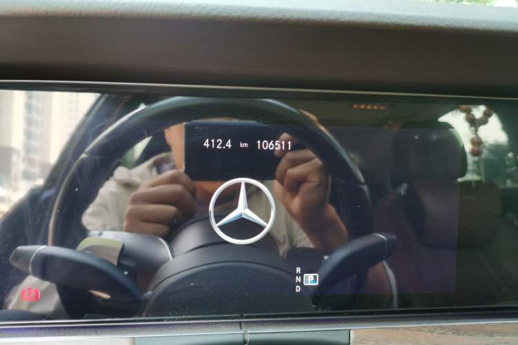 Used Mercedes-Benz E-Class 2021 Facelift E 300 L Stylish Edition Odometer Close Up