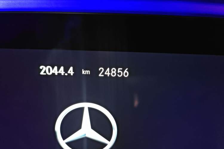 Used Mercedes-Benz E-Class 2021 Restyled E 300 L Sport Luxury Edition Odometer Close Up