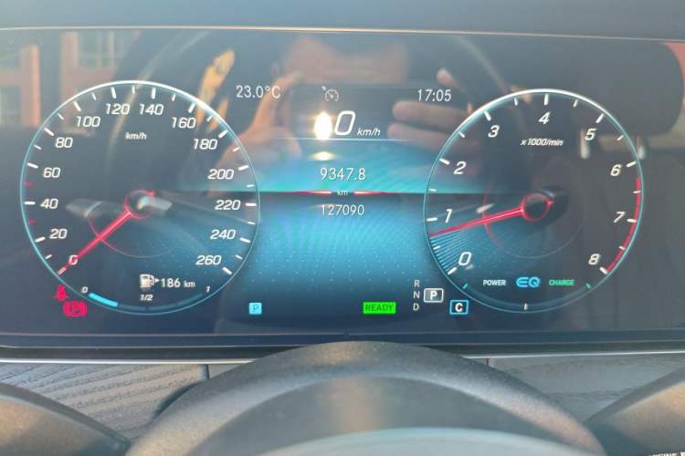 Used Mercedes-Benz E-Class 2021 E 260 Stylish Sports Edition Odometer Close Up