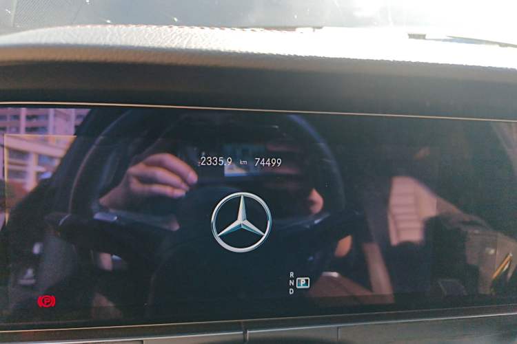 Used Mercedes-Benz E-Class 2021 Restyled E 300 L Sporty and Stylish Edition Odometer Close Up