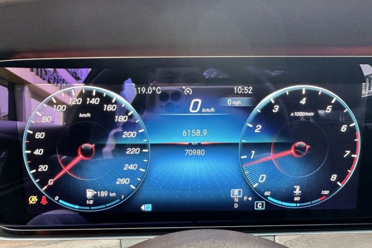 Used Mercedes-Benz E-Class 2021 E 300 L Premium Edition Odometer Close Up