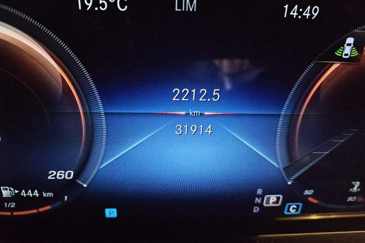 Used Mercedes-Benz E-Class 2021 Restyled E 300 L Luxury Edition Odometer Close Up