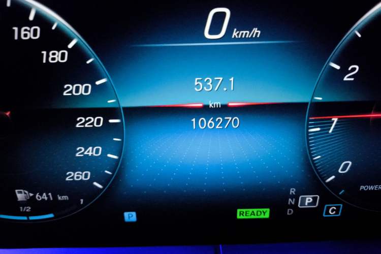 Used Mercedes-Benz E-Class 2021 E 260 L Odometer Close Up