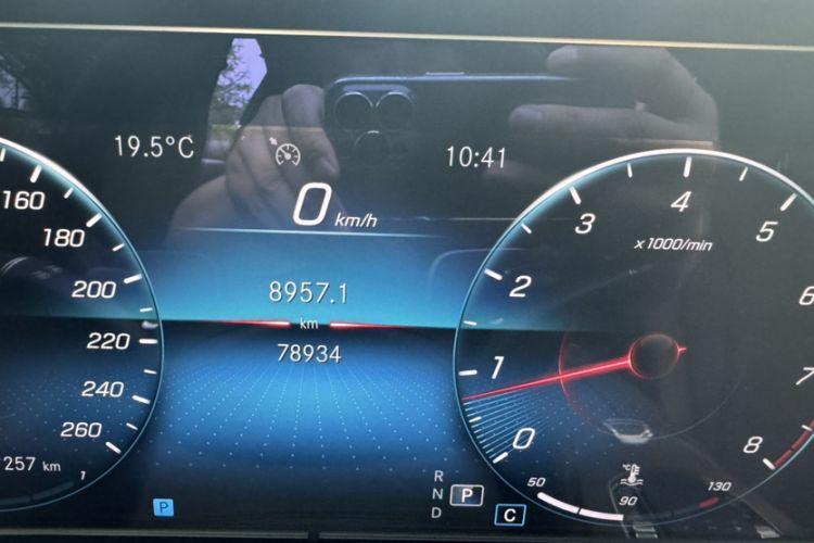 Used Mercedes-Benz E-Class 2021 Restyled E 300 L Luxury Edition Odometer Close Up